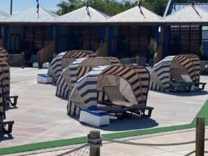 Water World clamshell 3